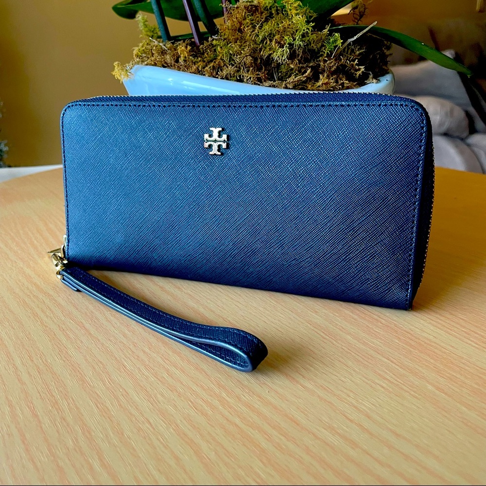 Tory Burch Robinson Saffiano Continental Wallet